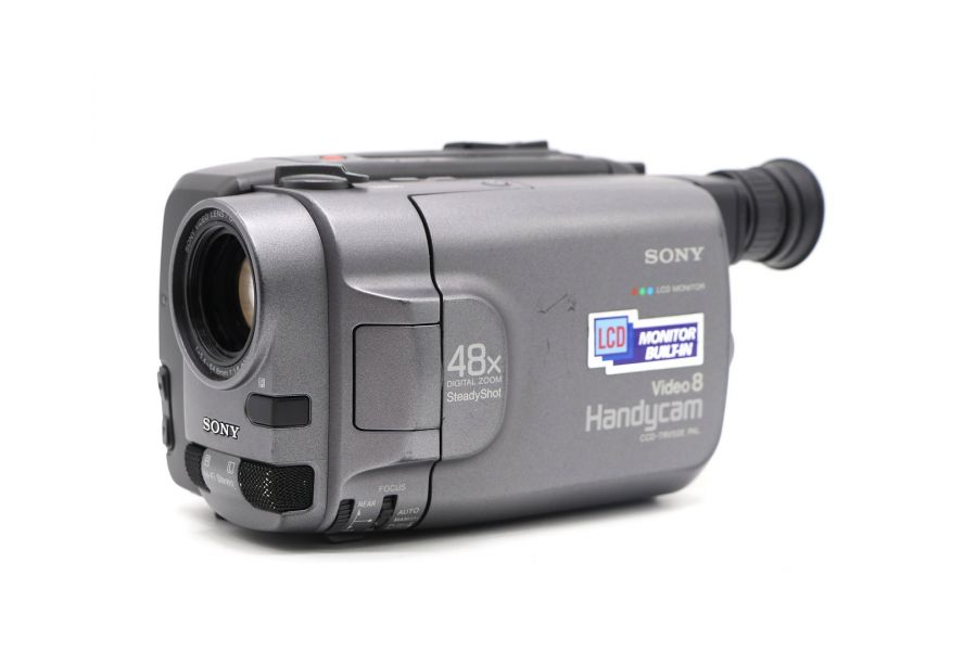 Видеокамера Sony CCD-TRV50E