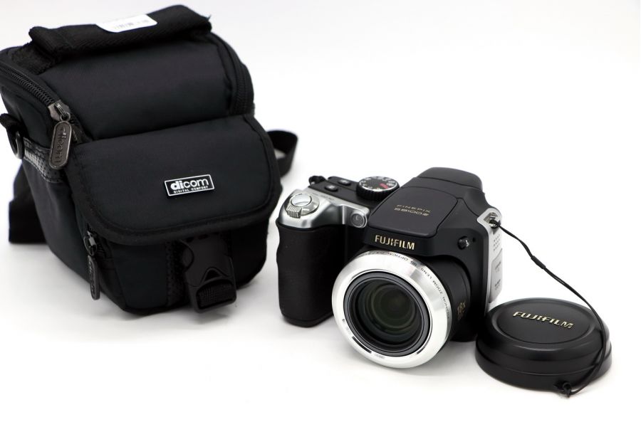 Fujifilm FinePix S8100FD